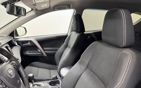 Toyota RAV4, 2017 год, 2 145 000 рублей, 13 фотография