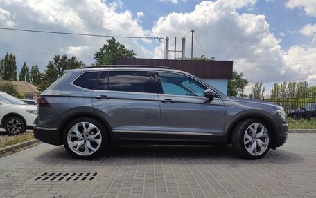 Volkswagen Tiguan II, 2020 год, 2 980 000 рублей, 8 фотография