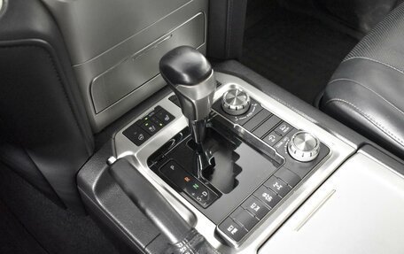 Toyota Land Cruiser 200, 2018 год, 6 620 900 рублей, 20 фотография