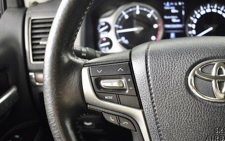 Toyota Land Cruiser 200, 2018 год, 6 620 900 рублей, 13 фотография