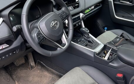 Toyota RAV4, 2025 год, 3 800 000 рублей, 6 фотография