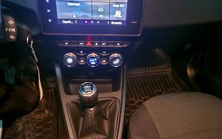 Renault Duster, 2022 год, 2 900 000 рублей, 10 фотография