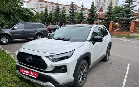 Toyota RAV4, 2025 год, 3 800 000 рублей, 3 фотография