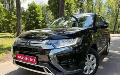 Mitsubishi Outlander III рестайлинг 3, 2021 год, 2 295 000 рублей, 1 фотография