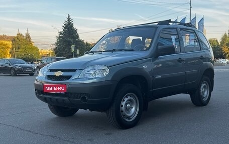 Chevrolet Niva I рестайлинг, 2015 год, 849 000 рублей, 1 фотография