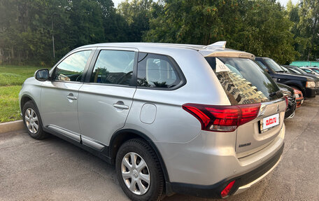 Mitsubishi Outlander III рестайлинг 3, 2017 год, 2 160 000 рублей, 4 фотография