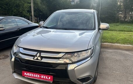 Mitsubishi Outlander III рестайлинг 3, 2017 год, 2 160 000 рублей, 3 фотография