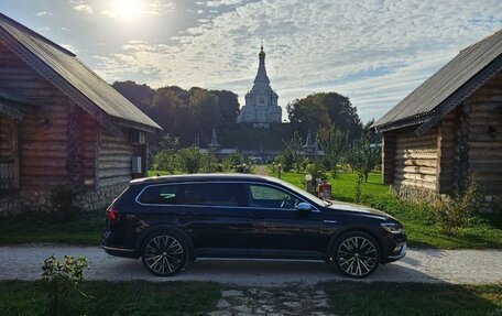 Volkswagen Passat B8 рестайлинг, 2018 год, 2 500 000 рублей, 18 фотография