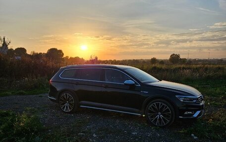 Volkswagen Passat B8 рестайлинг, 2018 год, 2 500 000 рублей, 19 фотография