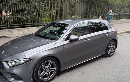 Mercedes-Benz A-Класс, 2018 год, 1 800 000 рублей, 4 фотография
