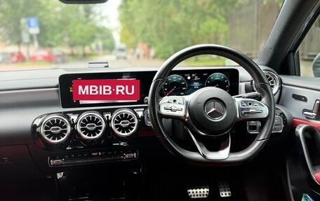 Mercedes-Benz A-Класс, 2018 год, 1 800 000 рублей, 15 фотография