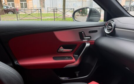 Mercedes-Benz A-Класс, 2018 год, 1 800 000 рублей, 22 фотография