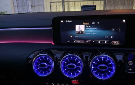 Mercedes-Benz A-Класс, 2018 год, 1 800 000 рублей, 27 фотография