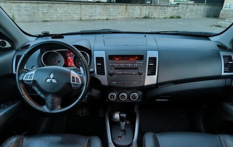 Mitsubishi Outlander III рестайлинг 3, 2008 год, 1 020 000 рублей, 17 фотография
