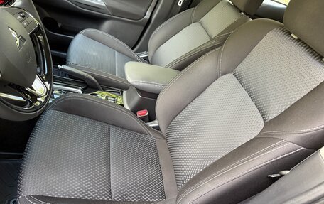 Mitsubishi Outlander III рестайлинг 3, 2021 год, 2 295 000 рублей, 27 фотография