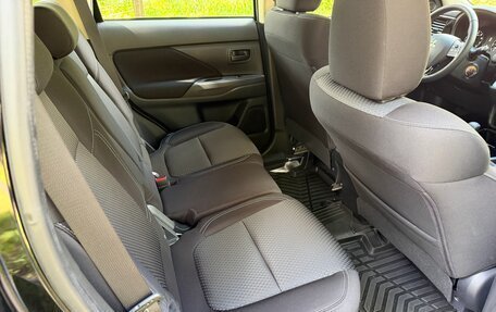 Mitsubishi Outlander III рестайлинг 3, 2021 год, 2 295 000 рублей, 23 фотография