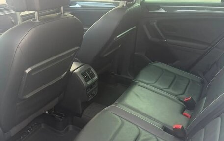 Volkswagen Tiguan II, 2018 год, 2 999 999 рублей, 11 фотография