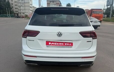 Volkswagen Tiguan II, 2018 год, 2 999 999 рублей, 2 фотография