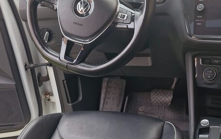 Volkswagen Tiguan II, 2018 год, 2 999 999 рублей, 14 фотография