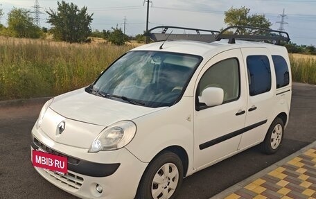 Renault Kangoo II рестайлинг, 2010 год, 875 000 рублей, 10 фотография