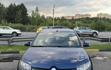 Renault Logan II, 2016 год, 800 000 рублей, 6 фотография