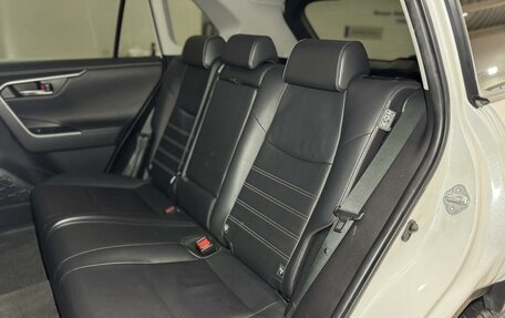 Toyota RAV4, 2019 год, 2 929 000 рублей, 32 фотография