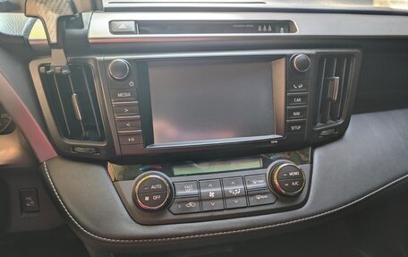 Toyota RAV4, 2016 год, 2 250 000 рублей, 14 фотография