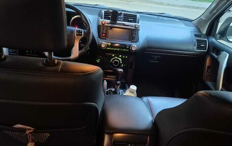 Toyota Land Cruiser Prado 150 рестайлинг 2, 2017 год, 4 200 000 рублей, 6 фотография