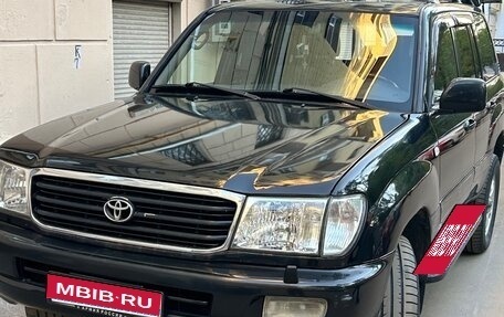 Toyota Land Cruiser 100 рестайлинг 2, 1998 год, 1 600 000 рублей, 1 фотография