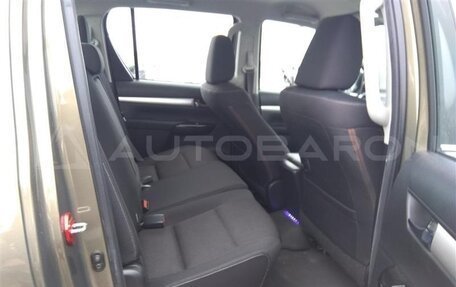 Toyota Hilux VIII, 2022 год, 4 900 000 рублей, 7 фотография