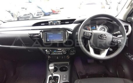Toyota Hilux VIII, 2022 год, 4 900 000 рублей, 5 фотография