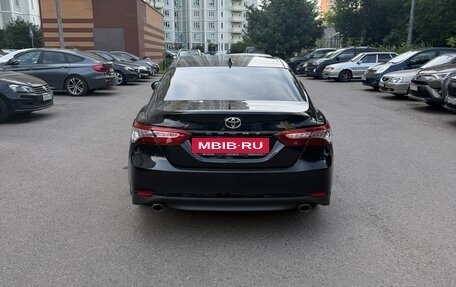 Toyota Camry, 2023 год, 3 650 000 рублей, 10 фотография