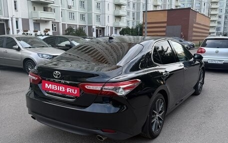 Toyota Camry, 2023 год, 3 650 000 рублей, 9 фотография