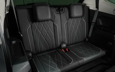 Volkswagen Tiguan II, 2023 год, 4 876 000 рублей, 9 фотография
