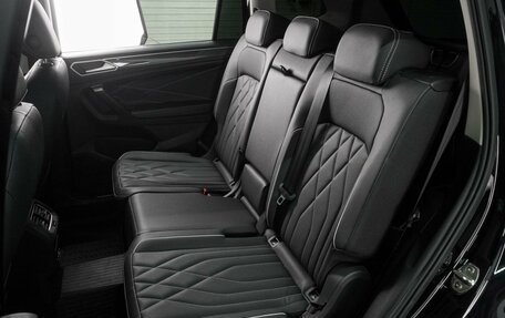 Volkswagen Tiguan II, 2023 год, 4 876 000 рублей, 10 фотография