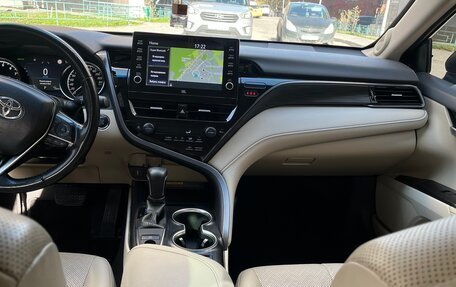 Toyota Camry, 2021 год, 2 950 000 рублей, 3 фотография