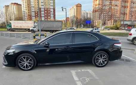 Toyota Camry, 2021 год, 2 950 000 рублей, 8 фотография