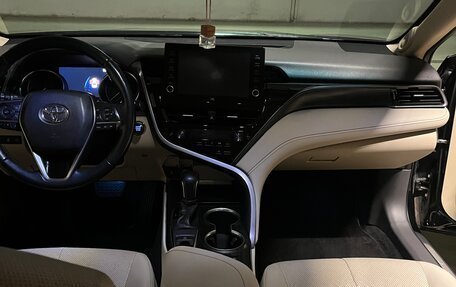 Toyota Camry, 2021 год, 2 950 000 рублей, 22 фотография