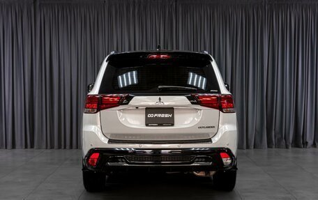 Mitsubishi Outlander III рестайлинг 3, 2022 год, 3 710 000 рублей, 4 фотография
