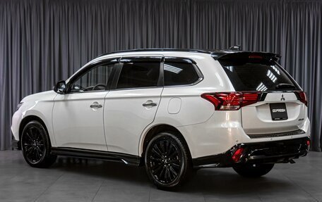 Mitsubishi Outlander III рестайлинг 3, 2022 год, 3 710 000 рублей, 2 фотография
