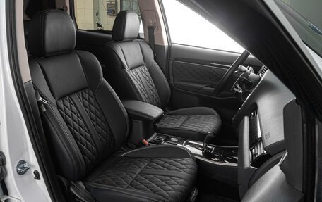 Mitsubishi Outlander III рестайлинг 3, 2022 год, 3 710 000 рублей, 14 фотография