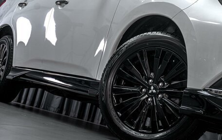 Mitsubishi Outlander III рестайлинг 3, 2022 год, 3 710 000 рублей, 11 фотография