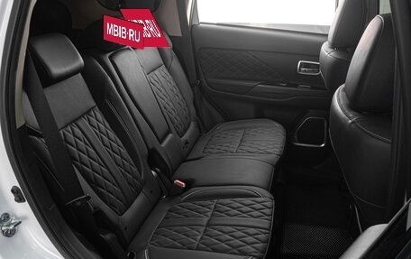 Mitsubishi Outlander III рестайлинг 3, 2022 год, 3 710 000 рублей, 13 фотография