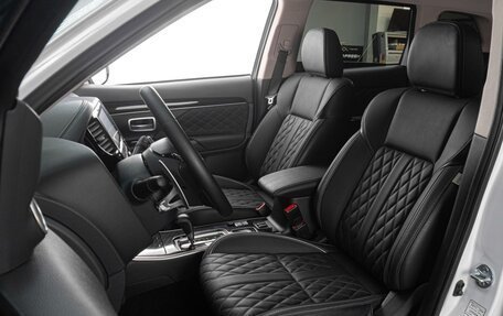 Mitsubishi Outlander III рестайлинг 3, 2022 год, 3 710 000 рублей, 16 фотография