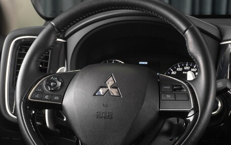 Mitsubishi Outlander III рестайлинг 3, 2022 год, 3 710 000 рублей, 26 фотография