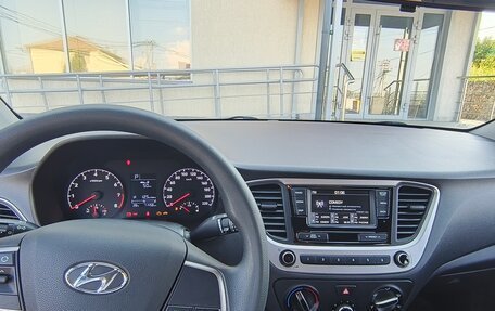 Hyundai Solaris II рестайлинг, 2018 год, 1 500 000 рублей, 7 фотография