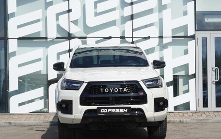 Toyota Hilux VIII, 2022 год, 5 399 000 рублей, 2 фотография