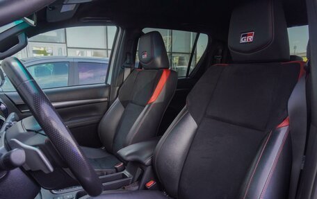 Toyota Hilux VIII, 2022 год, 5 399 000 рублей, 13 фотография