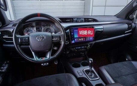 Toyota Hilux VIII, 2022 год, 5 399 000 рублей, 10 фотография