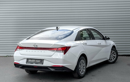 Hyundai Elantra, 2022 год, 2 000 000 рублей, 4 фотография